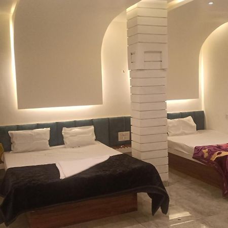 Maharaja Guest House Nashikkar Akalkot 外观 照片