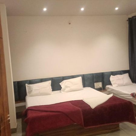 Maharaja Guest House Nashikkar Akalkot 外观 照片