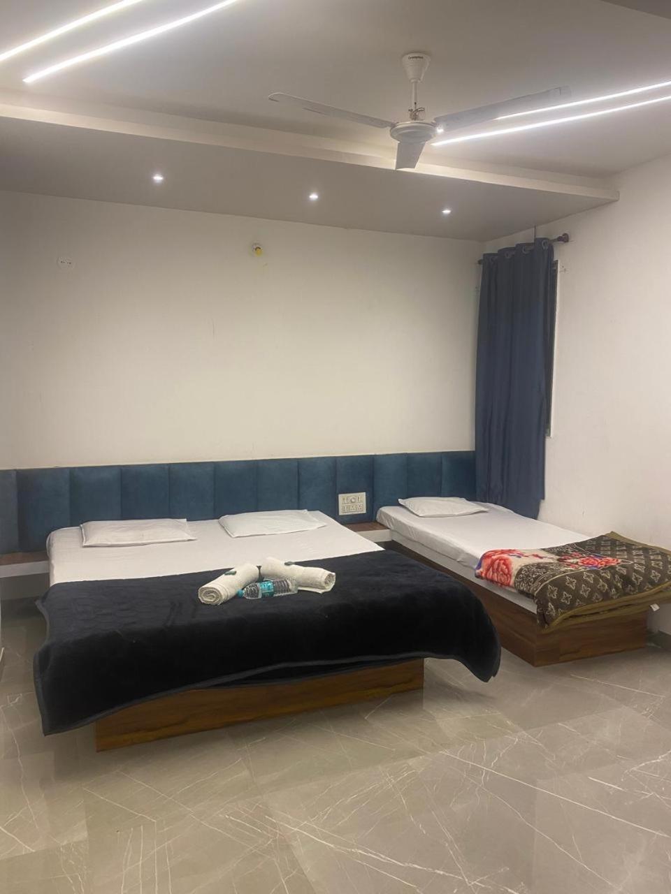 Maharaja Guest House Nashikkar Akalkot 外观 照片