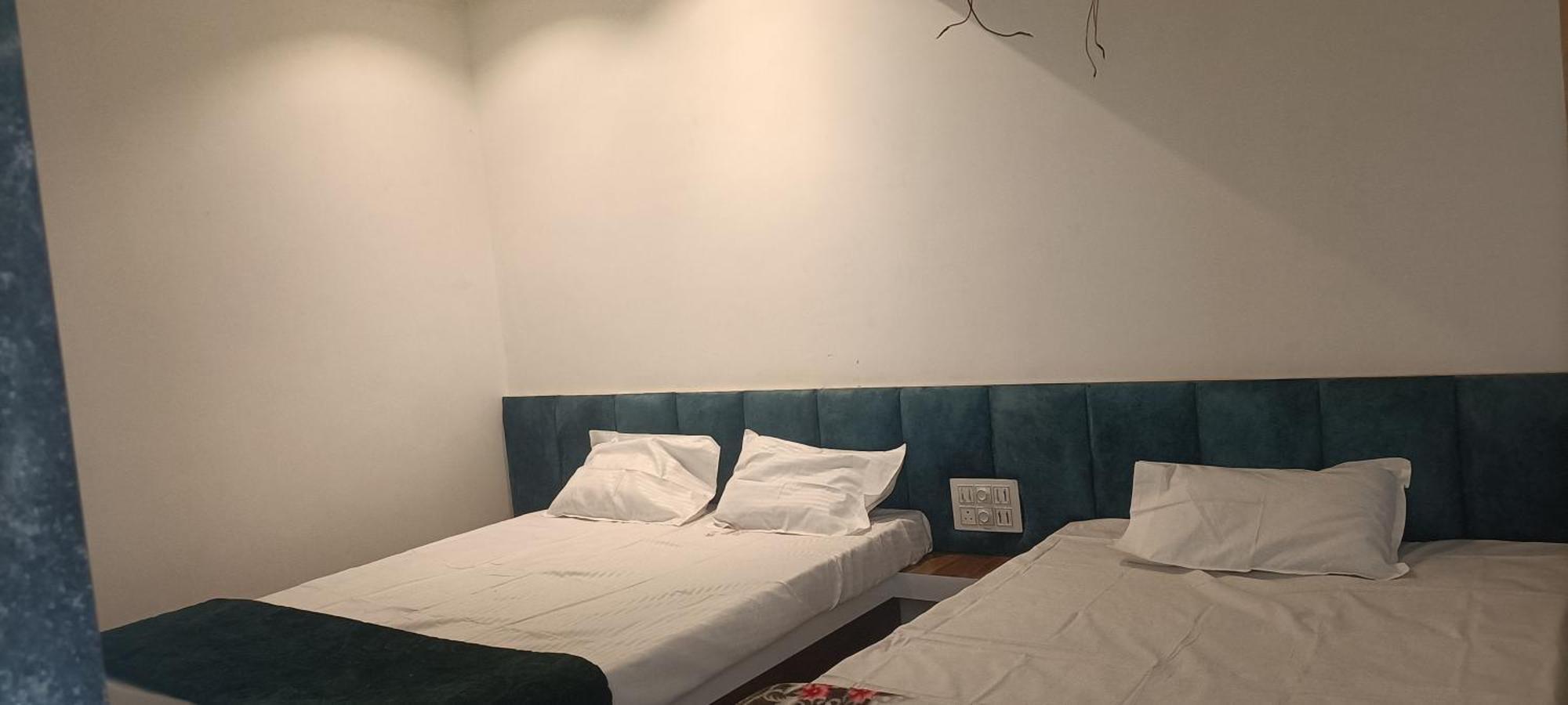Maharaja Guest House Nashikkar Akalkot 外观 照片
