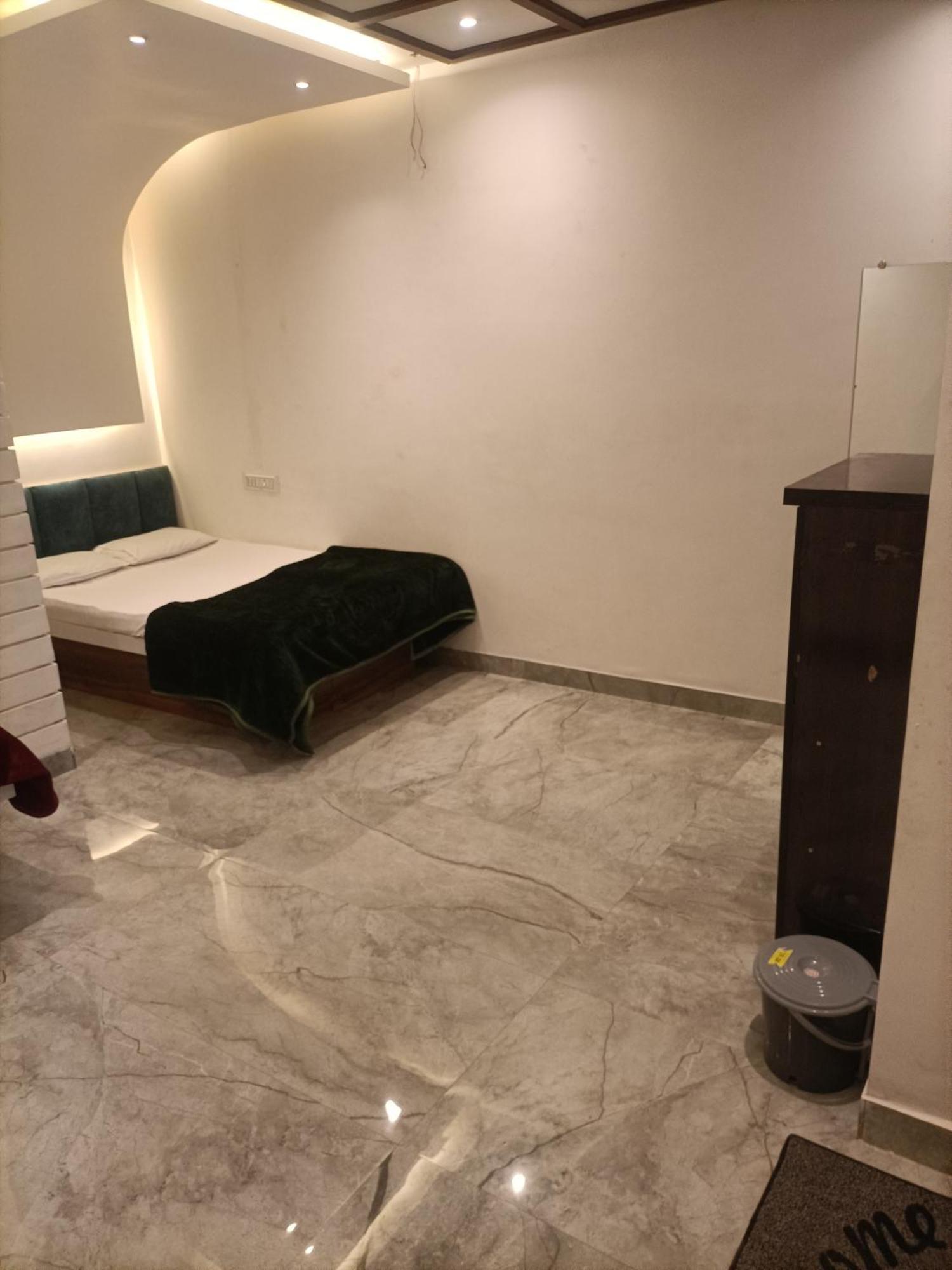 Maharaja Guest House Nashikkar Akalkot 外观 照片